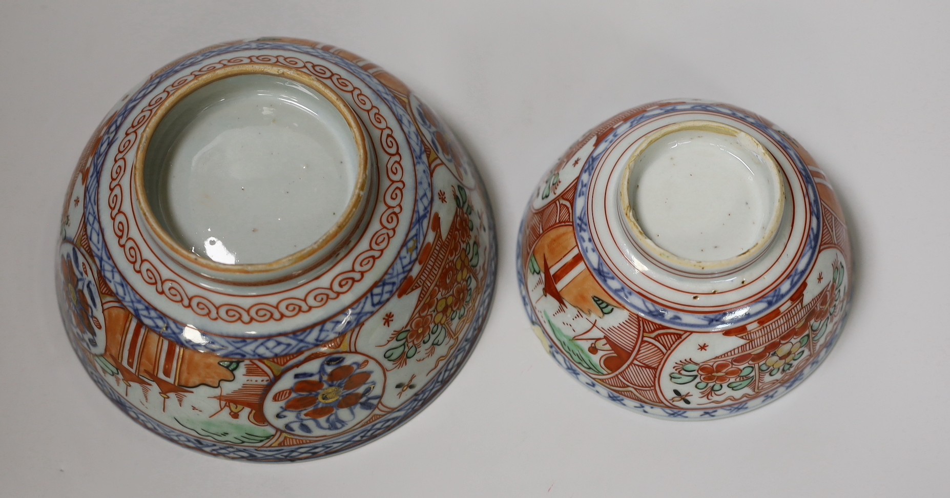 Two Dutch decorated Chinese porcelain bowls, 18th century, the largest 15 cm diameter